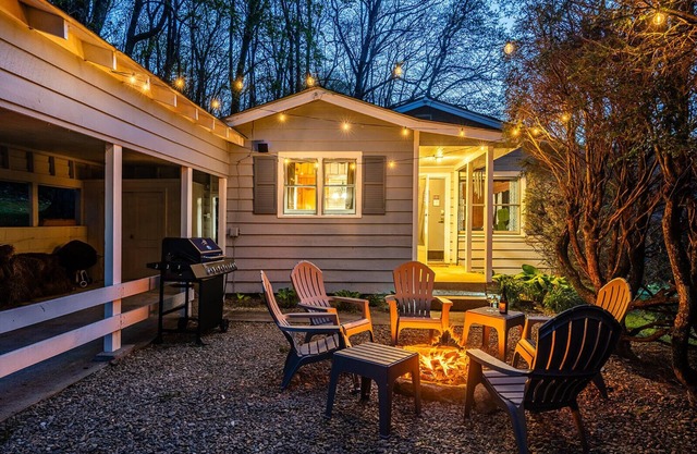 Highlands Escape with Views: 5 Min to Downtown