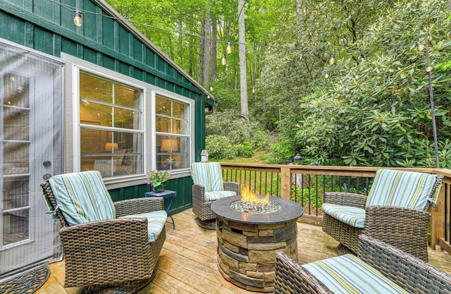 Highlands Vacation Rental - Walk to Main St!