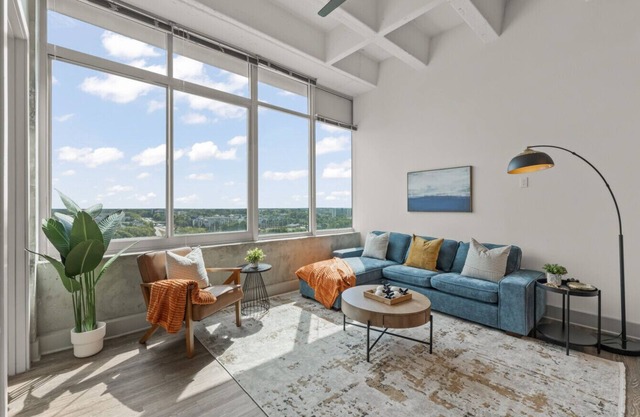 Highrise 1BR - 11th floor | King Bed | DT ATL