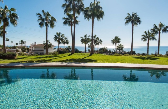 Higueron Hills 5* Beach Club