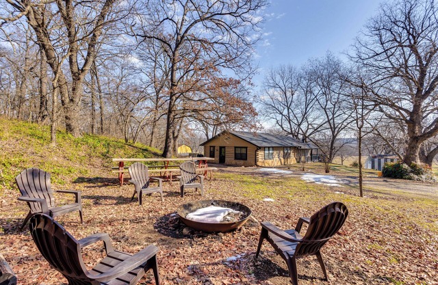 Hike, Fish & Explore: Family Cabin in Sulphur!