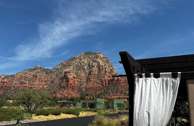 HIKERS HIDEOUT IN WEST SEDONA
