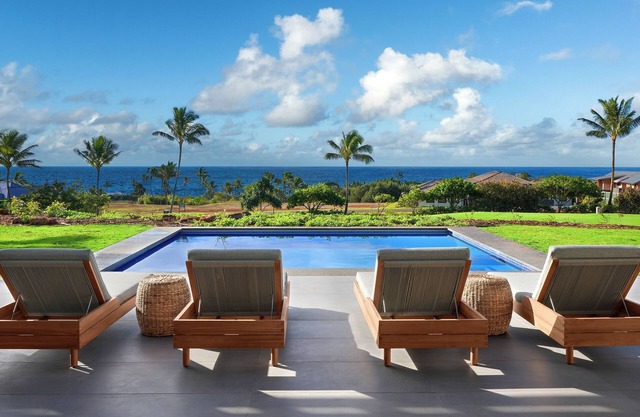 Hiki Moe Hale by Gather: Elegant 4BR Oasis w/Pool & Hot Tub