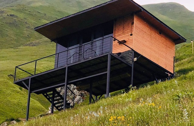 HIKING Cottage
