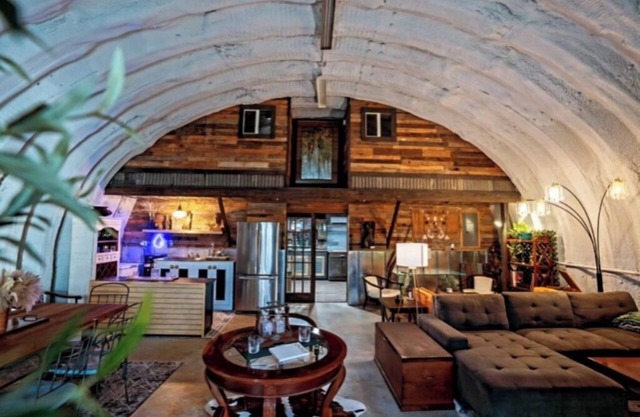 Hill Country Hangar, 5 Mins from lake W/Hottub & Free WIFI