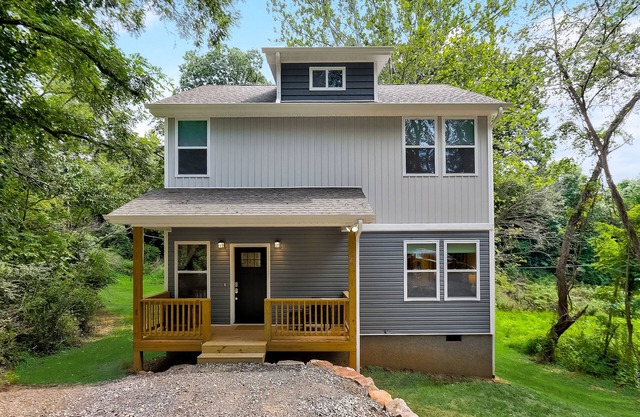 Hillcrest Hideaway - Entire House