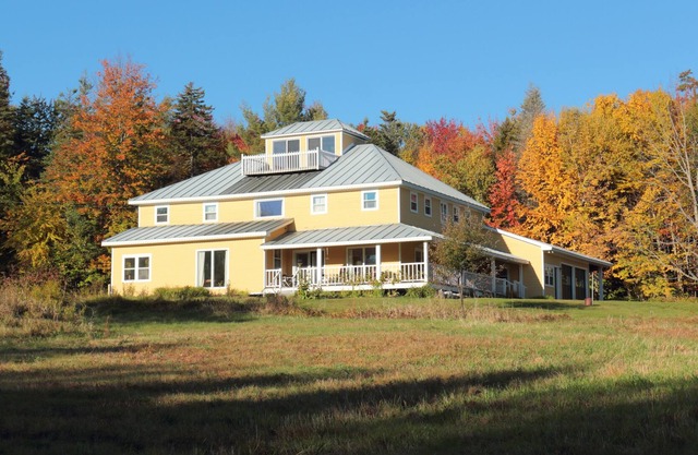 Hillcrest - Quiet, Unique Home, Perfect for Nature Enthusiasts