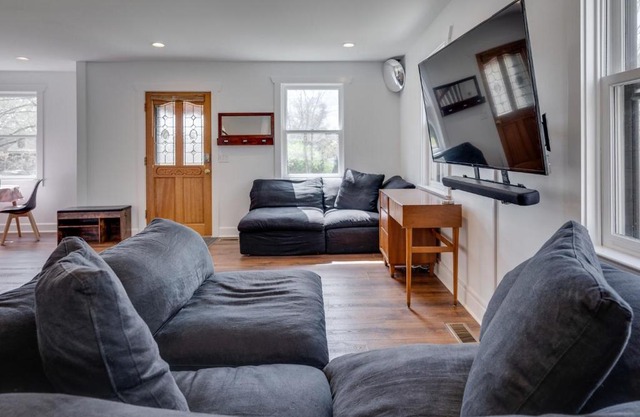 Hillsboro Village Hideaway
