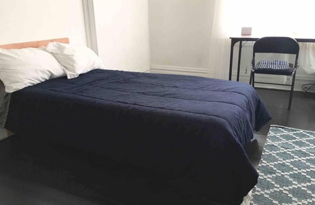 Hillside City Spacy Apartment Close to Downtown