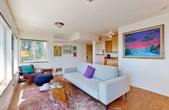 Hillside retreat with ocean-view deck - half mile to the beach