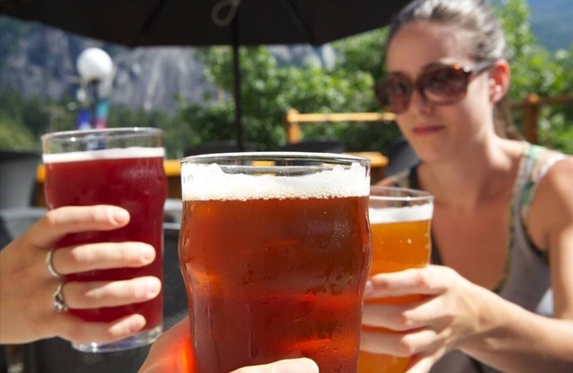 Hilltop Retreat - Private Entrance & Parking