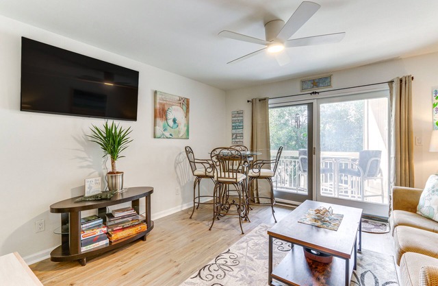 Hilton Head Island Condo w/Coligny Beach Access!