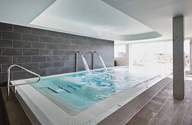 Hilton Southampton - Utilita Bowl