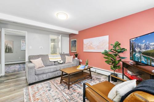 Hip & Urban Condo near the Heart of Old Town