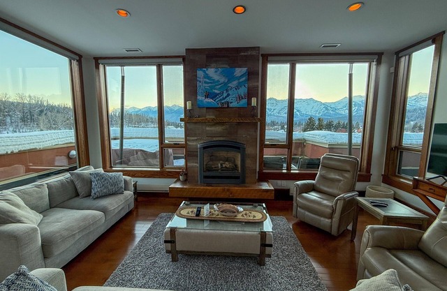 Historic 901 | Penthouse with Incredible Views