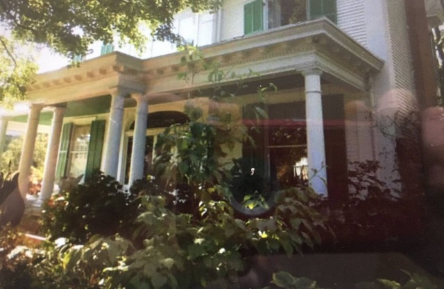 Historic Campbell house apartment in downtown
