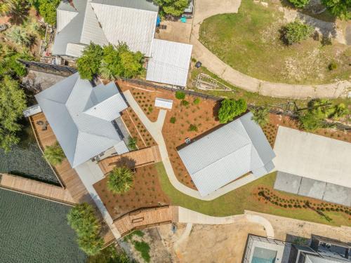 Historic Downtown Waterfront Access Near Beach