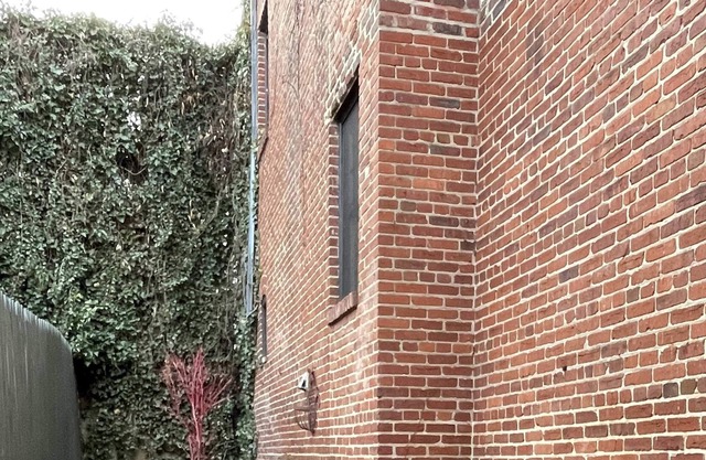 Historic Georgetown Rowhome ~ Slps 5!
