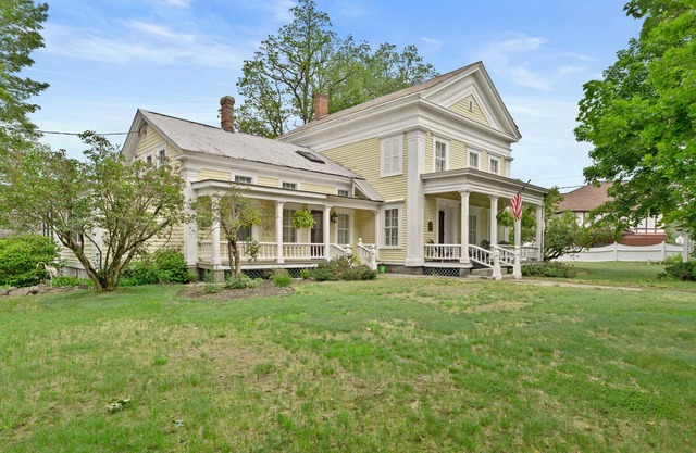 Historic Greek Revival style home w/ screened in porch -near attractions!