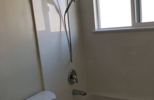 Historic Highland Park Condo Unit - 5 minutes from Gold LIne