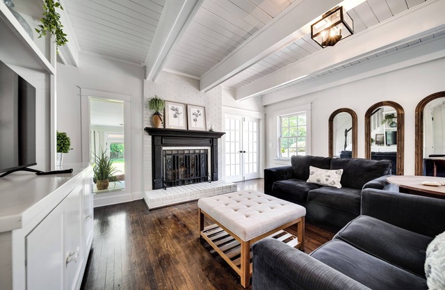 Historic Holloway Haven in DT Franklin w/fire-pit