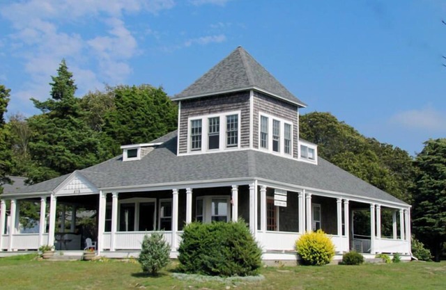 Historic Home across from Monument Beach, Central A/C