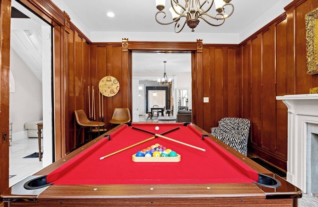 Historic Home| Game Room | Pool Table| Fire Pit
