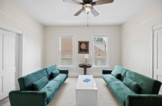 Historic Home in Oakleigh, Sleeps 10, Mardi Gras