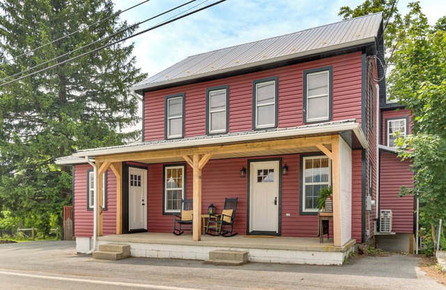 Historic Home w/Mountain Views in Dry Run