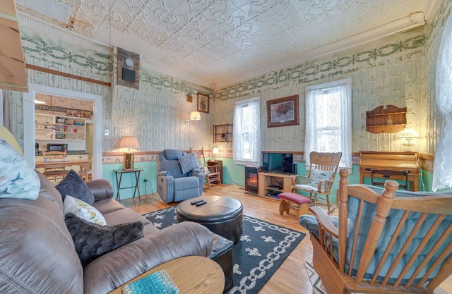 Historic Houghton Lake Getaway Near Shoreline