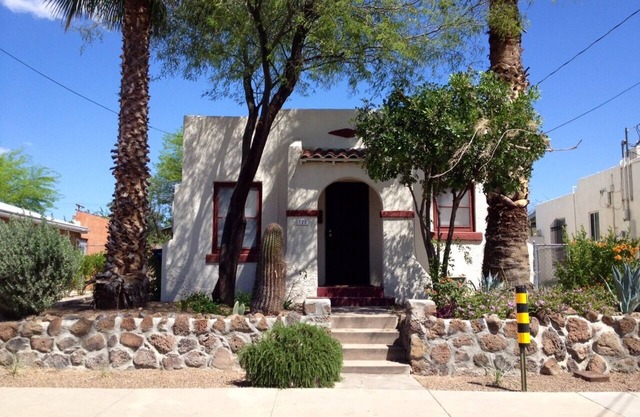 Historic Iron Horse District - Comfortable Home in the heart of Tucson.