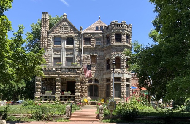 Historic Landmark Home/Castle Charming and Unique 4 king en-suites.