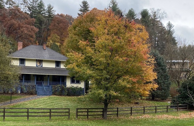 Historic Lodge and Event Center with 12 bedrooms on 14 acres