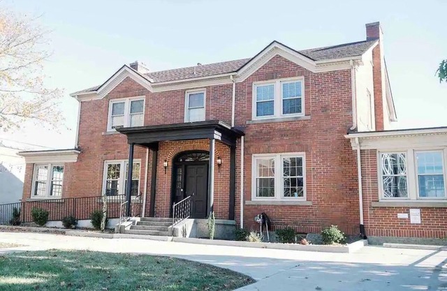 Historic Luxury in Downtown Somerset - Suite A