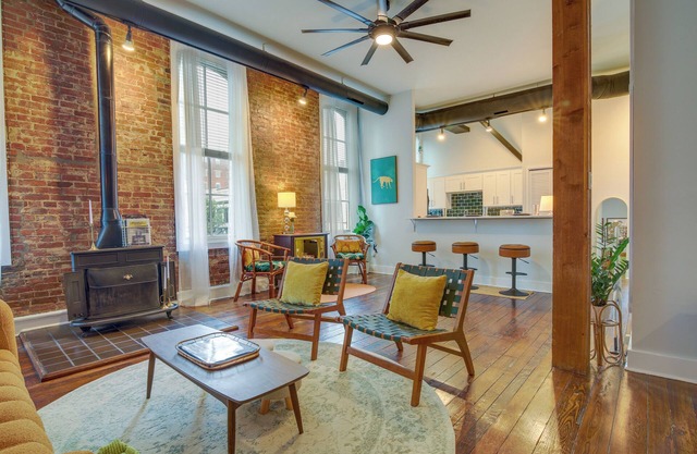Historic Memphis Condo: Walk to Beale Street!