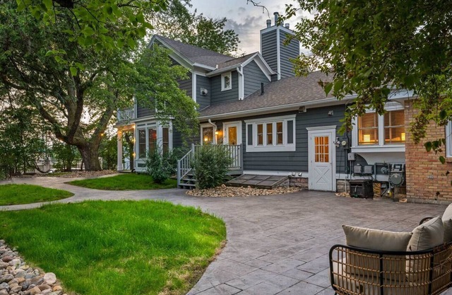 Historic, Renovated Coach House in the Heart of Sturgeon Bay