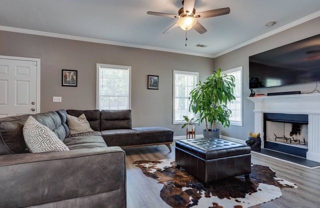 Historic, Rustic two level home- South Atlanta