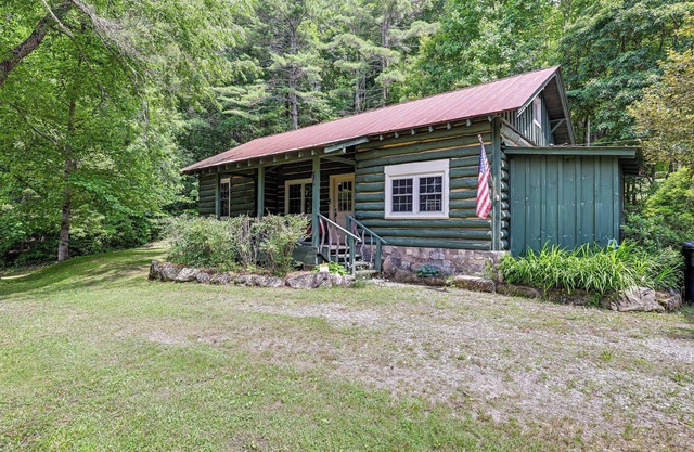 Historic Sapphire Cabin w/Porch, Updated Interior