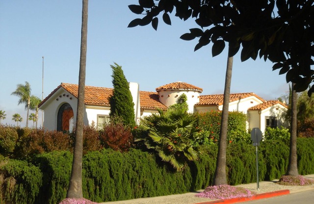 Historic Spanish Beauty, Private Guest Suite, Tranquil, All Utilities Included