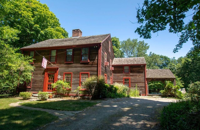 Historic Stonington/Mystic Home ~ Pet Friendly