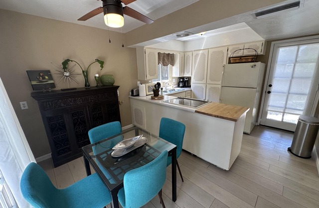 Historic Tudor Cottage Retreat – Private, Pet Friendly, North Phoenix