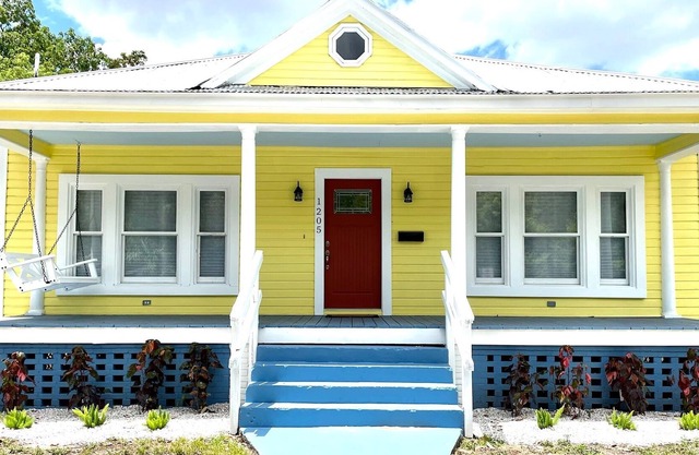 Historic Two Bedroom with Loft, Ybor Home