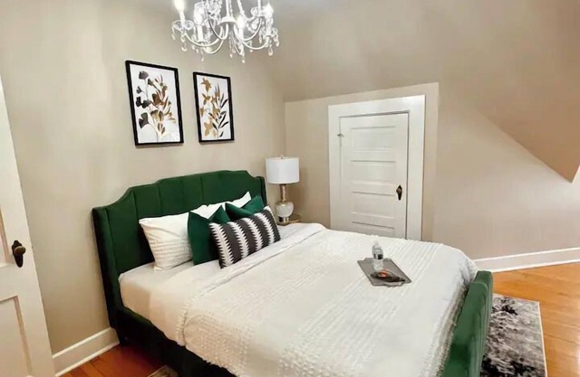 Historic Withee Home/3rd Level/Sleeps 2