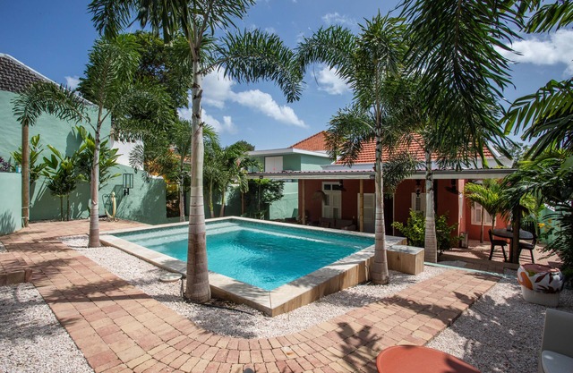 Historical city villa in Otrobanda with private pool