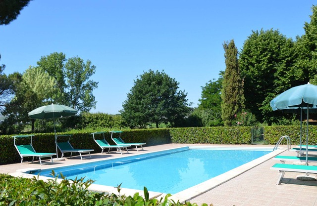 HISTORICAL ESTATE EMERGED IN THE GREEN OF THE ROMAN COUNTRYSIDE