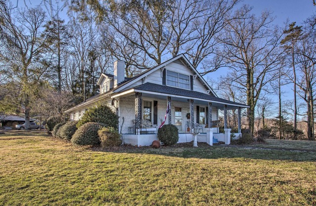 Historical Family Home, 12 Mi to DT Asheville