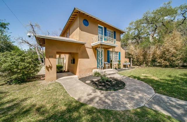 Historical Home in Iconic Alamo Heights - Sky view