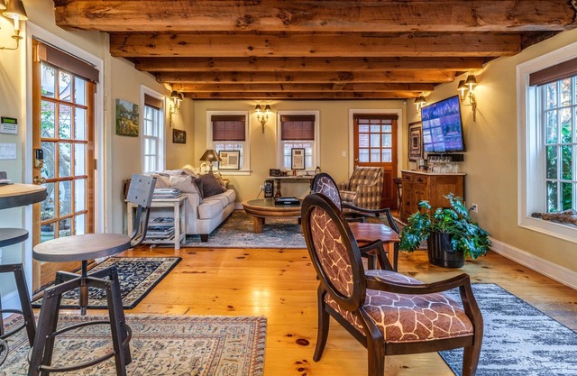 History and Comfortable Luxury Downtown