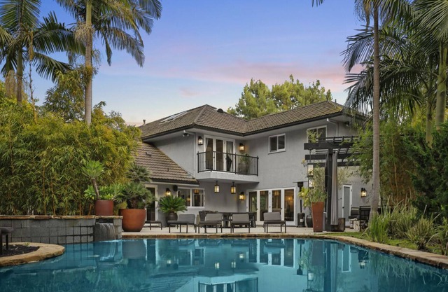 Hobart - Luxury Los Angeles Villa w/ Pool + Spa