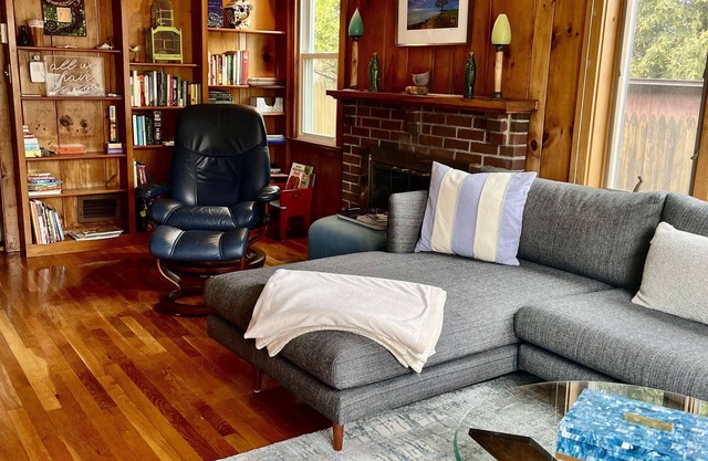 Holbrook House: Charming Rockport Village House, Walk To Everything!